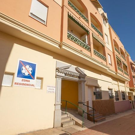 Edf Toboso II 3C Menyber Apartment Nerja Luaran gambar